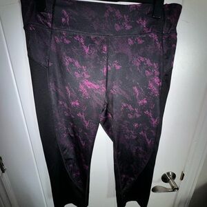 Black and pink leggings size XL